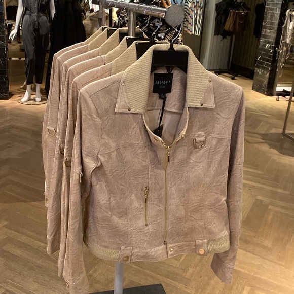 Insight NY BCJ101C06 Biscotti - Picture 4 of 8